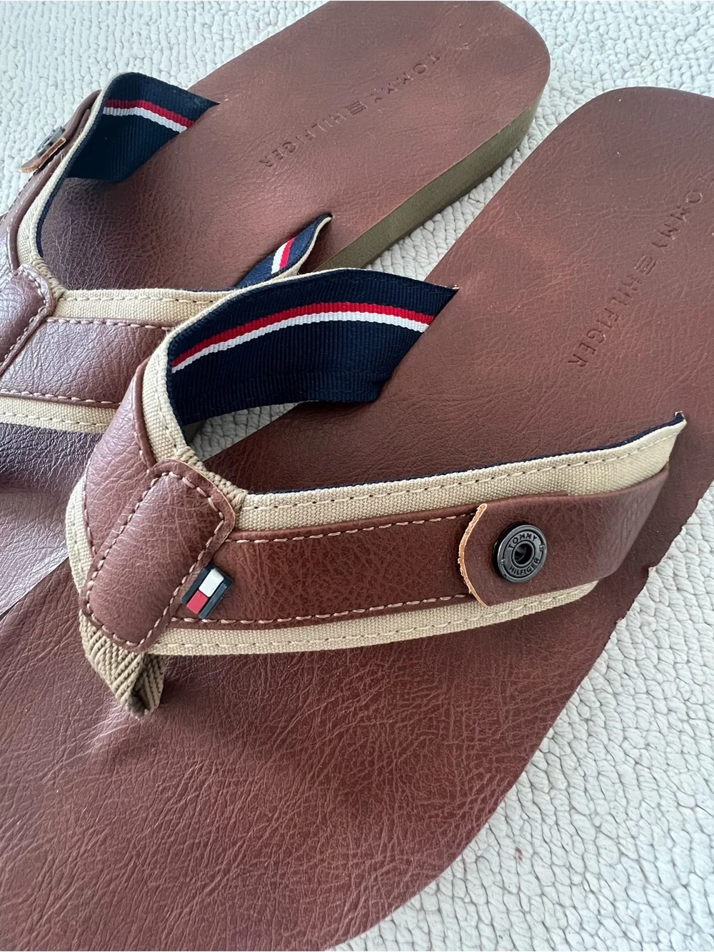 Tommy Hilfiger Men's Brown Leather Flip Flops Size: 9 M